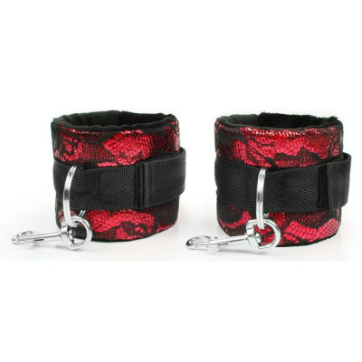 Красно-черные наручники с карабинами